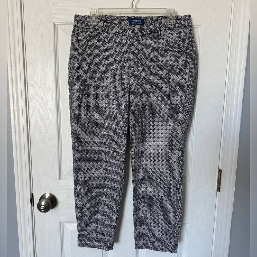 Old Navy Harper Black and White Geometric Patterned Chinos